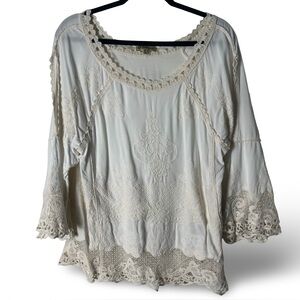 Democracy – Women’s Ivory Boho Embroidered Lace Split Sleeve Top – Sz. M